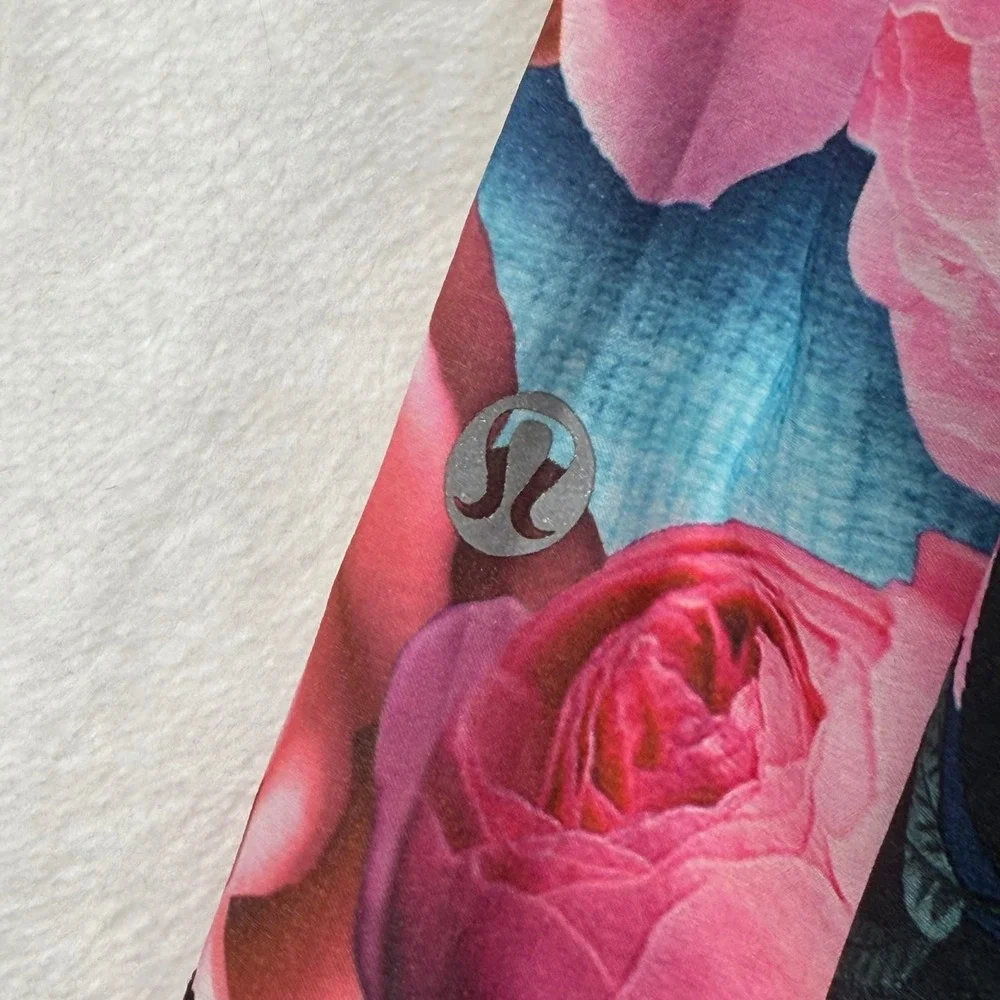 Lululemon Hot Hitter Skort Secret Garden Hot Pink Roses‎ Floral Smocked Waist 2